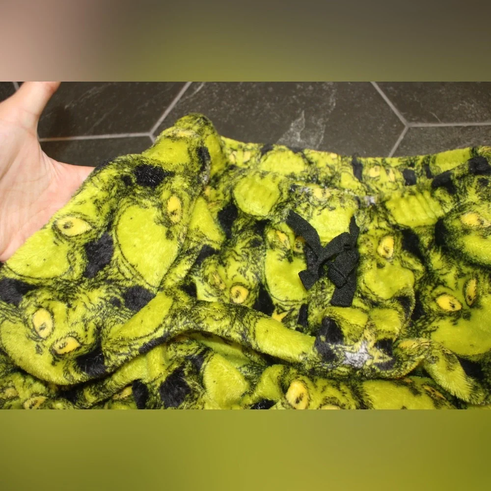 Dr. Seuss Grinch Superminky Fleece Sleep Pants Men’s Small - Picture 11 of 13